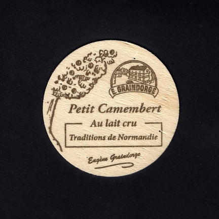 camembert-637