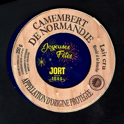 camembert-676